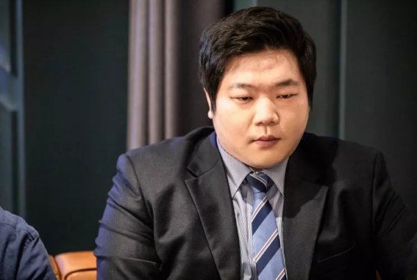 人能撼动他 人能撼动他